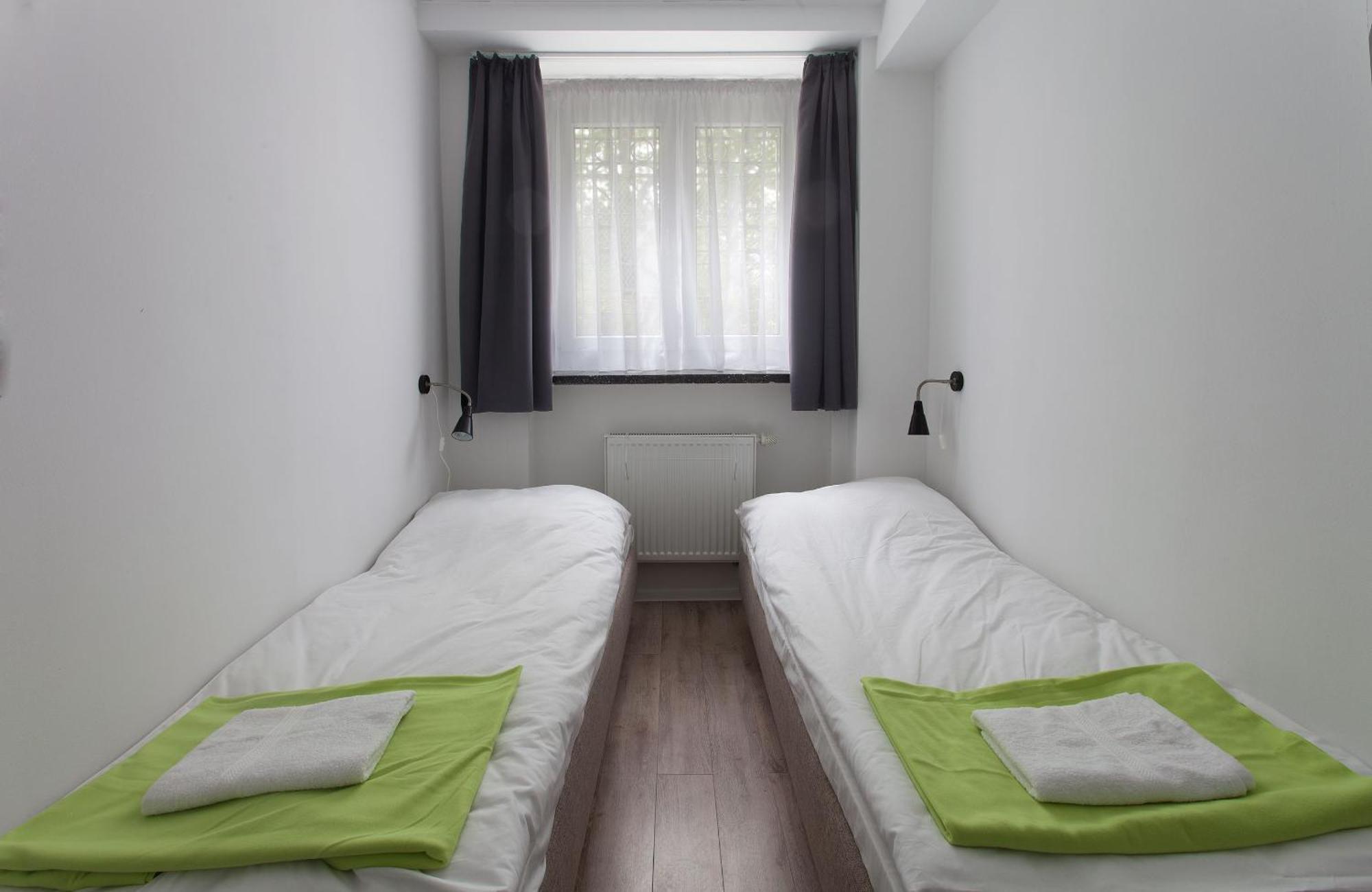 Opera Hostel Познань Экстерьер фото